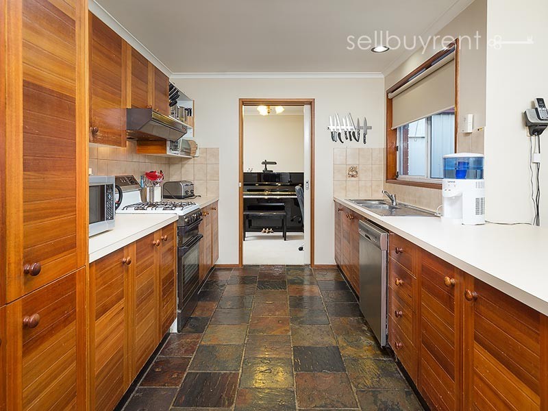 17 MCFARLAND ROAD, Wodonga VIC 3690