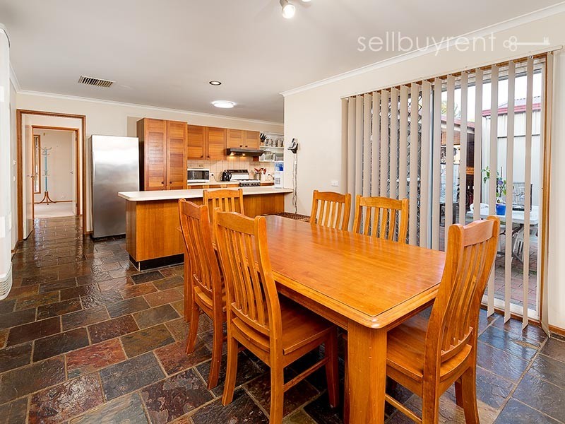17 MCFARLAND ROAD, Wodonga VIC 3690