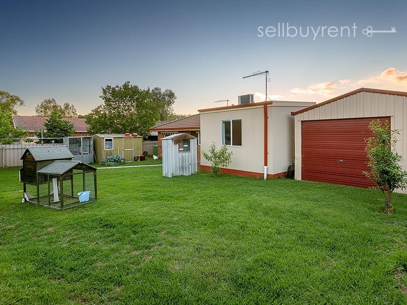 17 MCFARLAND ROAD, Wodonga VIC 3690