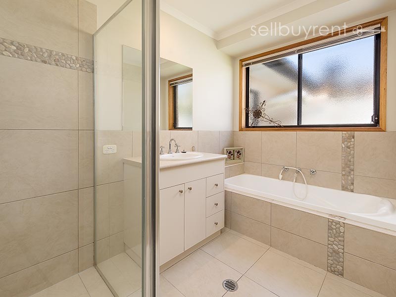 30 THORNEYCROFT AVENUE, Wodonga VIC 3690