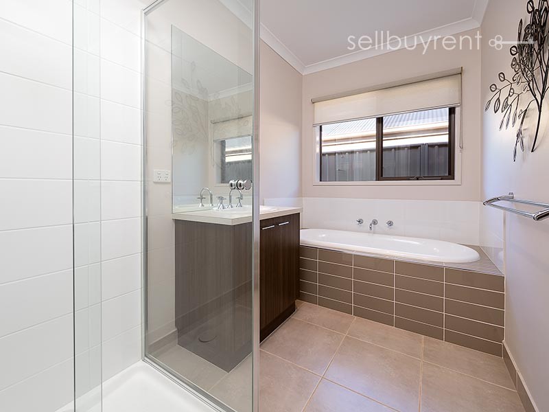 28 VICTORIA CROSS PARADE, Wodonga VIC 3690