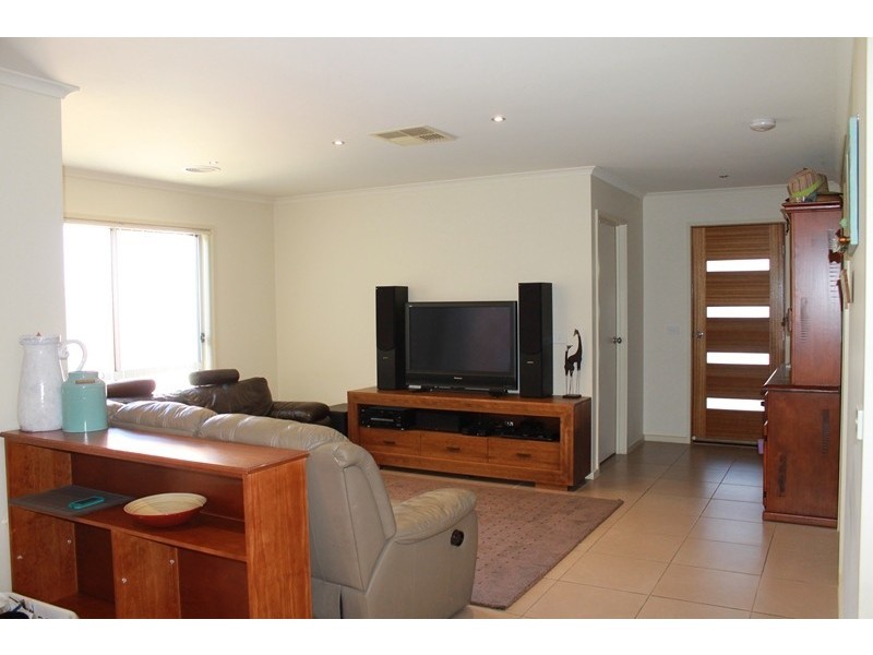 12 SAMANTHA TERRACE, Wodonga VIC 3690