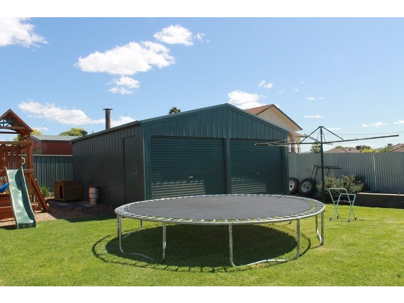 12 SAMANTHA TERRACE, Wodonga VIC 3690