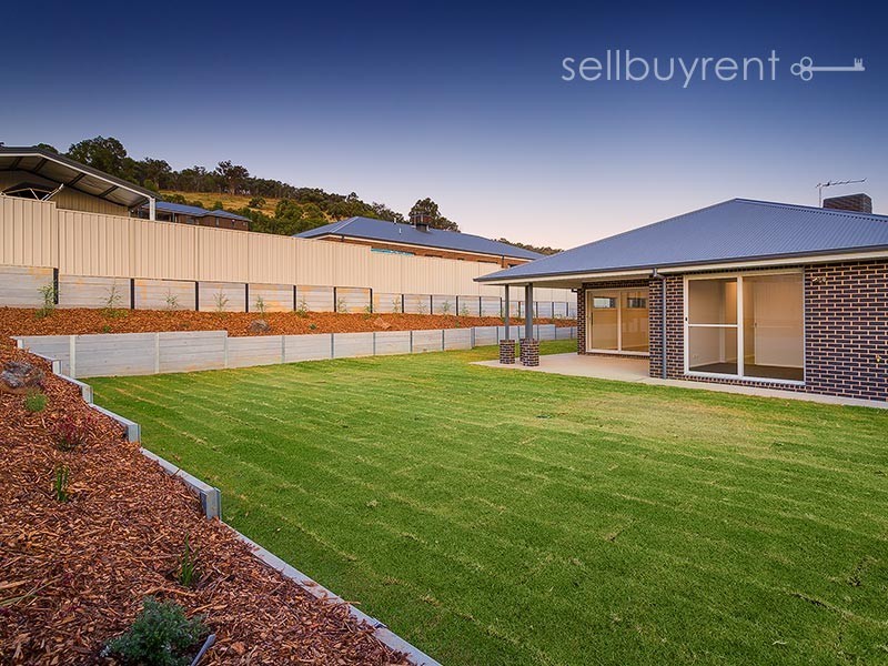 11 KESTREL CIRCUIT, Wodonga VIC 3690