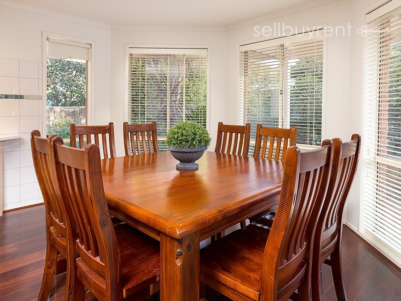 17 AVONDALE DRIVE, Wodonga VIC 3690