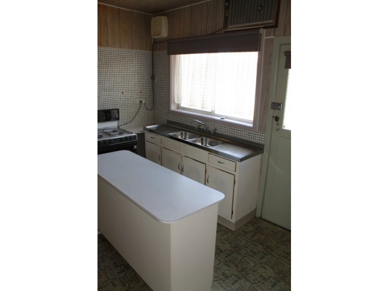 145 LAWRENCE STREET, Wodonga VIC 3690