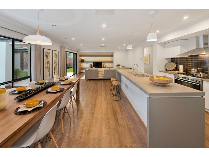 17 RIVERSIDE BOULEVARD, Wodonga VIC 3690