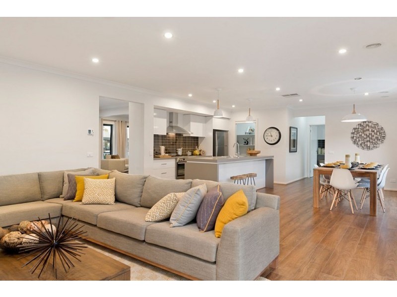 17 RIVERSIDE BOULEVARD, Wodonga VIC 3690