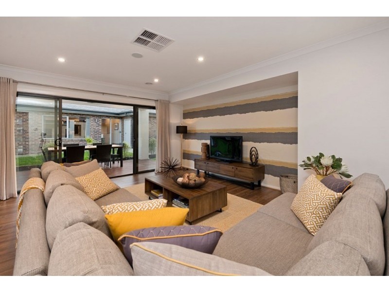 17 RIVERSIDE BOULEVARD, Wodonga VIC 3690