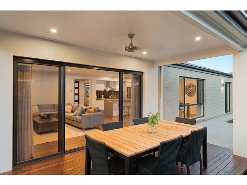 17 RIVERSIDE BOULEVARD, Wodonga VIC 3690