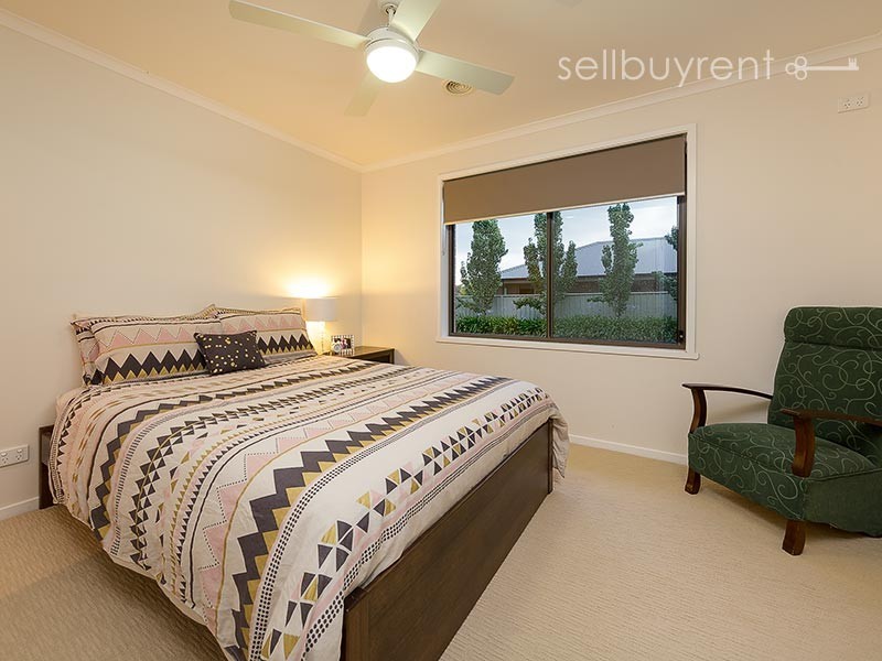 42 BREMER AVENUE, Wodonga VIC 3690