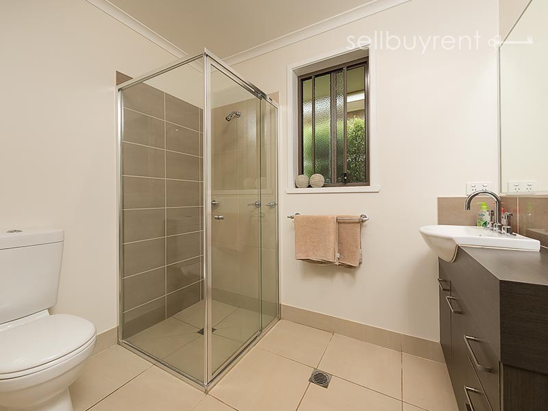 42 BREMER AVENUE, Wodonga VIC 3690