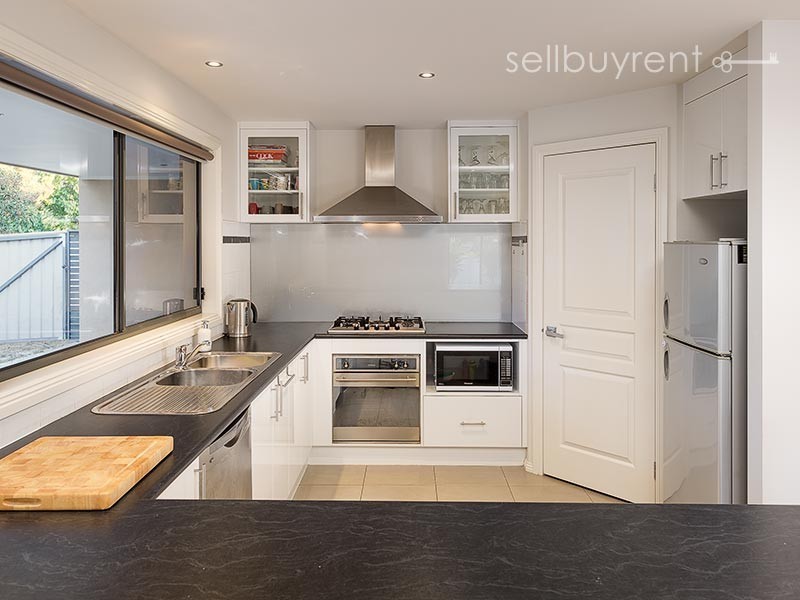 16 HEMLOCK COURT, Baranduda VIC 3691