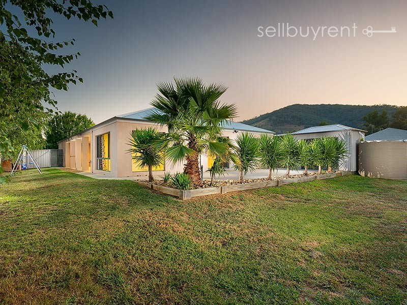 16 HEMLOCK COURT, Baranduda VIC 3691