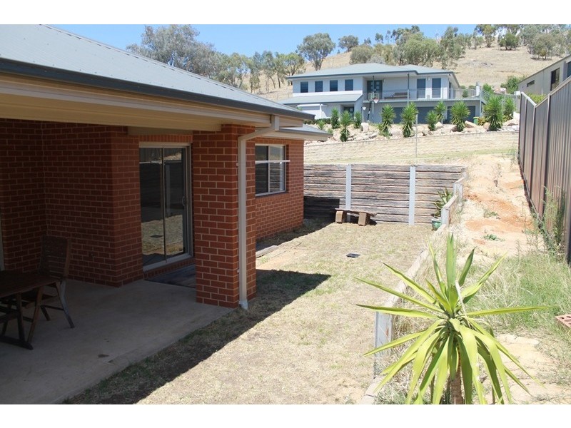 36 BALLARA DRIVE, Wodonga VIC 3690