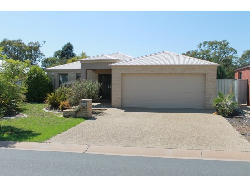 27 GOLFLINKS AVENUE, Wodonga VIC 3690