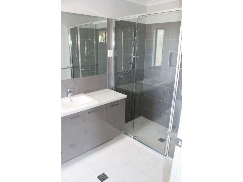 12 HOWSE CRESCENT, Wodonga VIC 3690