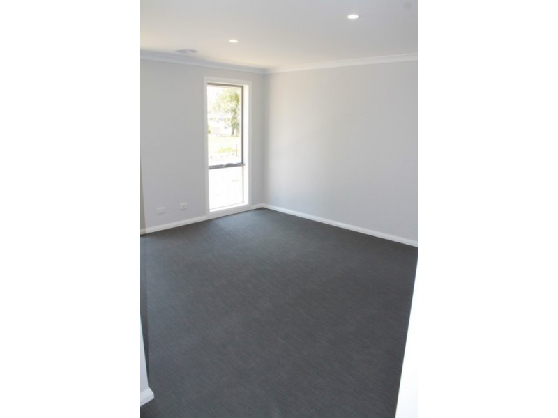 12 HOWSE CRESCENT, Wodonga VIC 3690