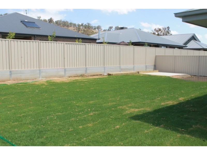 12 HOWSE CRESCENT, Wodonga VIC 3690