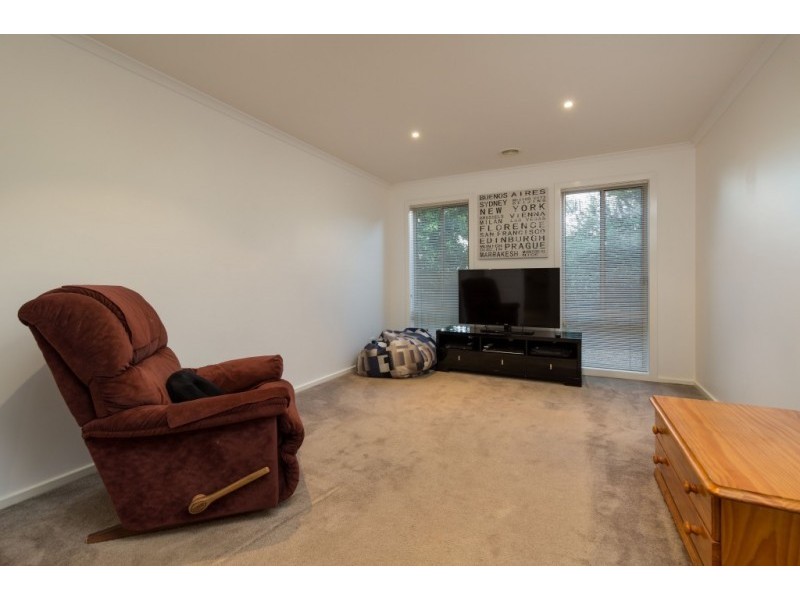 15 SCARBOROUGH DRIVE, Wodonga VIC 3690