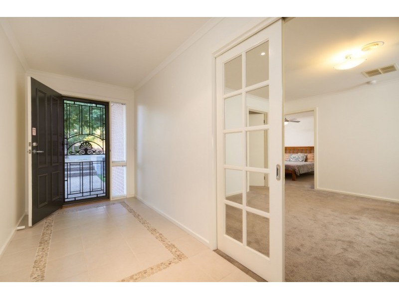 15 SCARBOROUGH DRIVE, Wodonga VIC 3690
