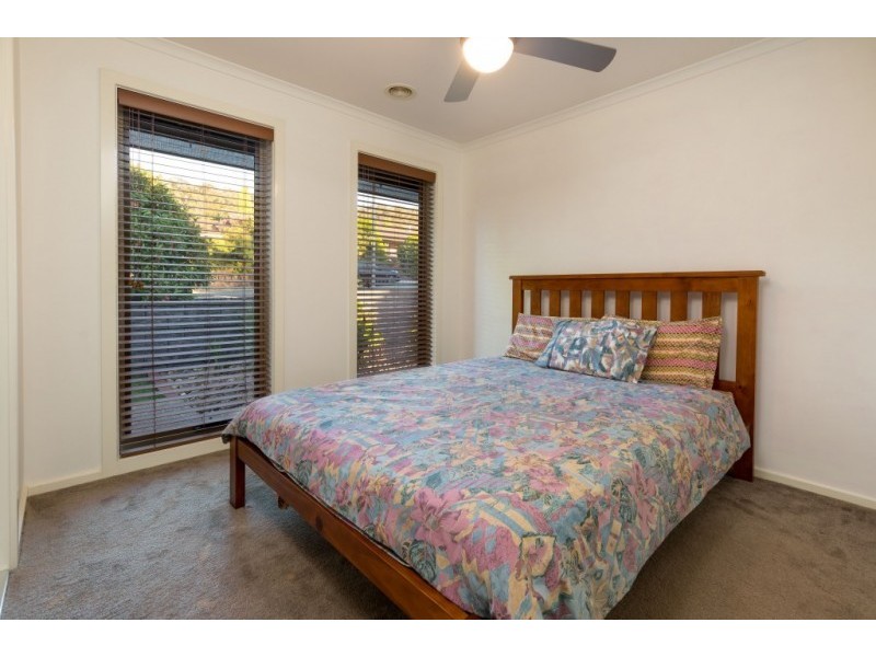 15 SCARBOROUGH DRIVE, Wodonga VIC 3690