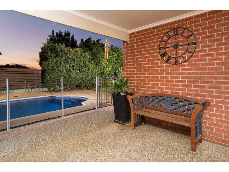 15 SCARBOROUGH DRIVE, Wodonga VIC 3690