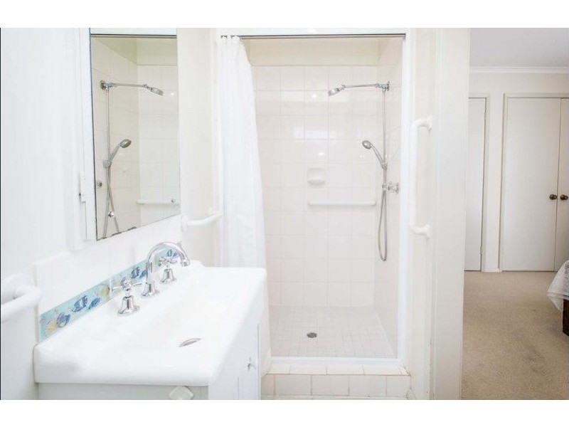 11 ELSA COURT, Wodonga VIC 3690