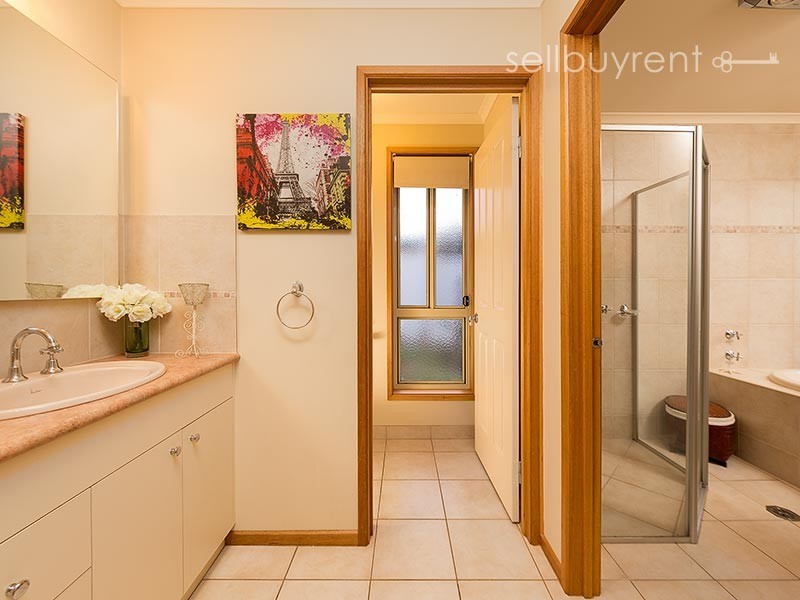 6 SHARP COURT, Wodonga VIC 3690