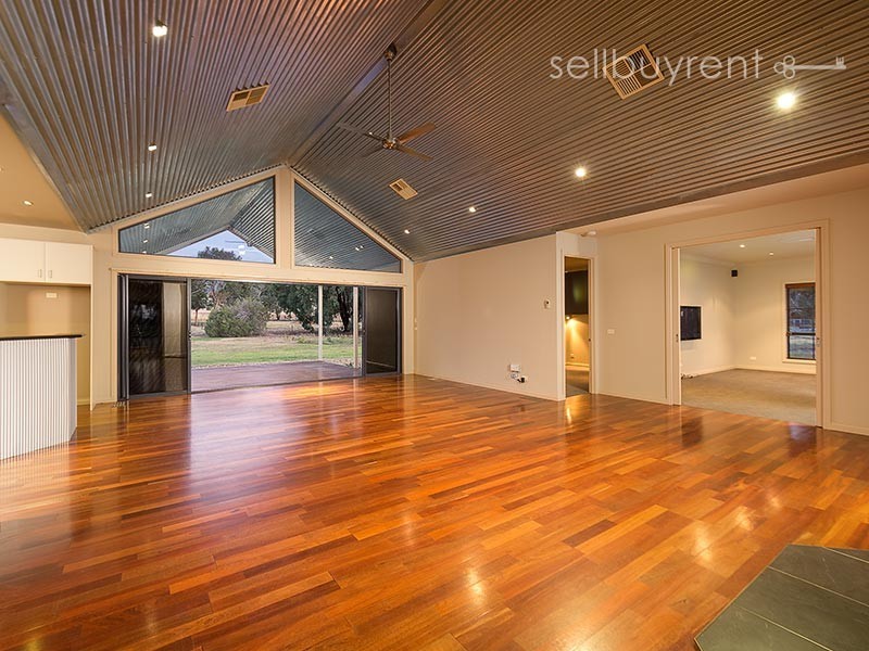 6 WOODSWALLOW LANE, Jindera NSW 2642