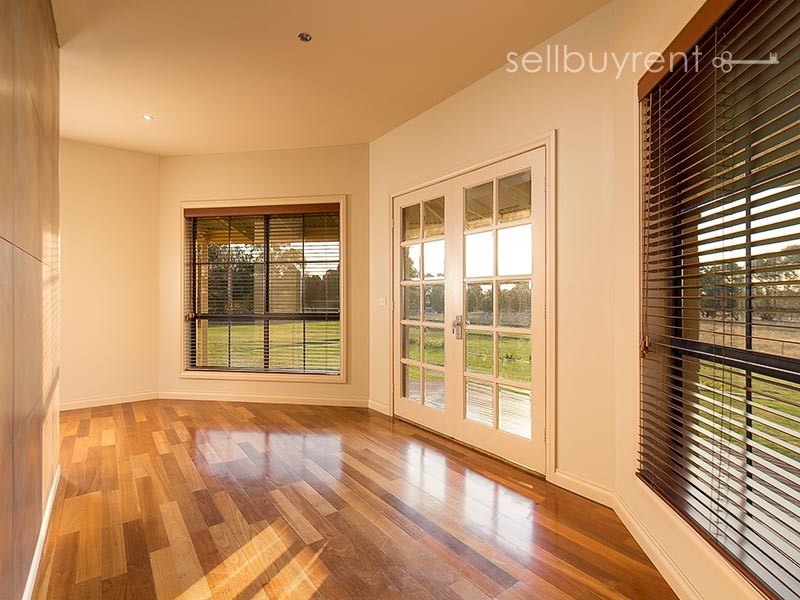 6 WOODSWALLOW LANE, Jindera NSW 2642