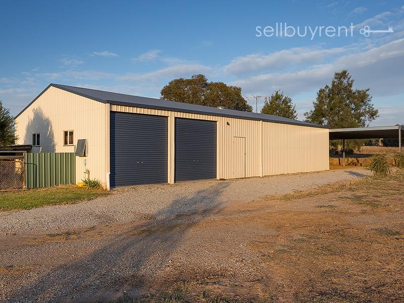 6 WOODSWALLOW LANE, Albury NSW 2640