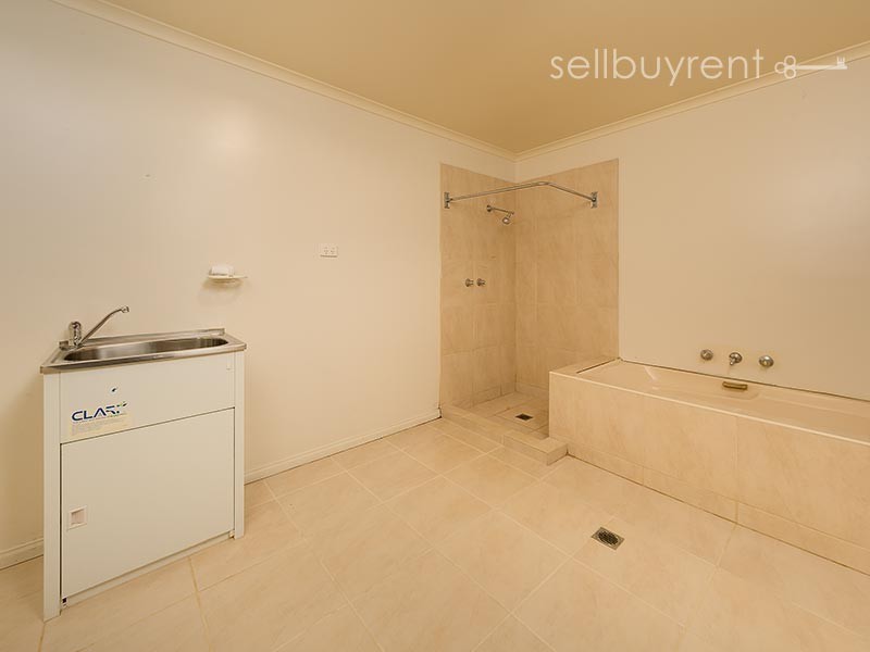 6 WOODSWALLOW LANE, Albury NSW 2640