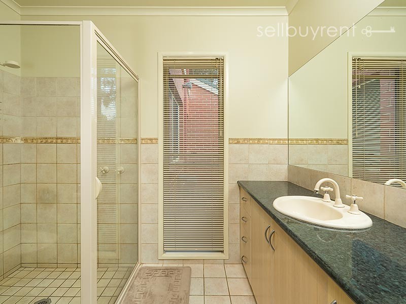 1 AVONDALE DRIVE, Wodonga VIC 3690