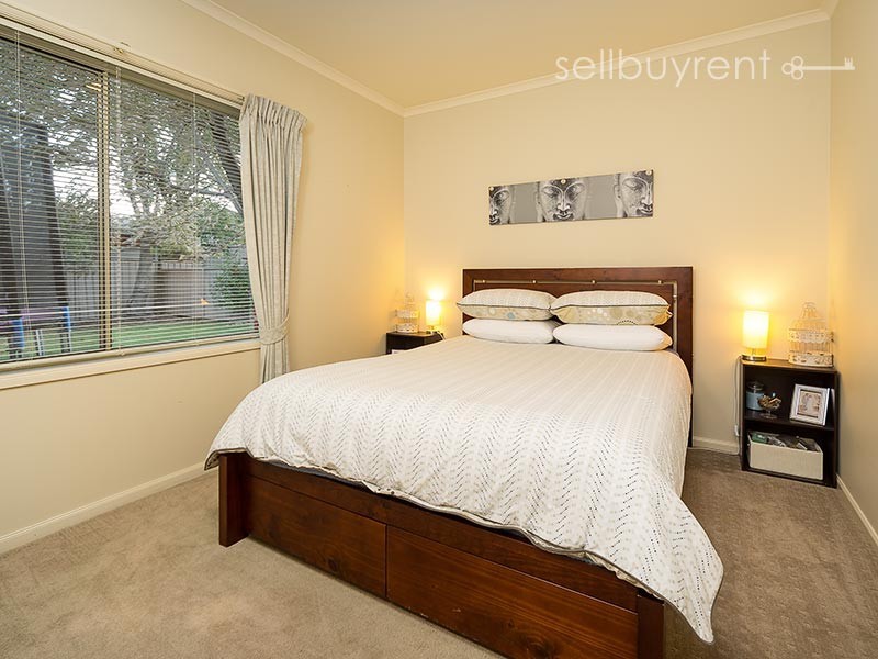 1 AVONDALE DRIVE, Wodonga VIC 3690