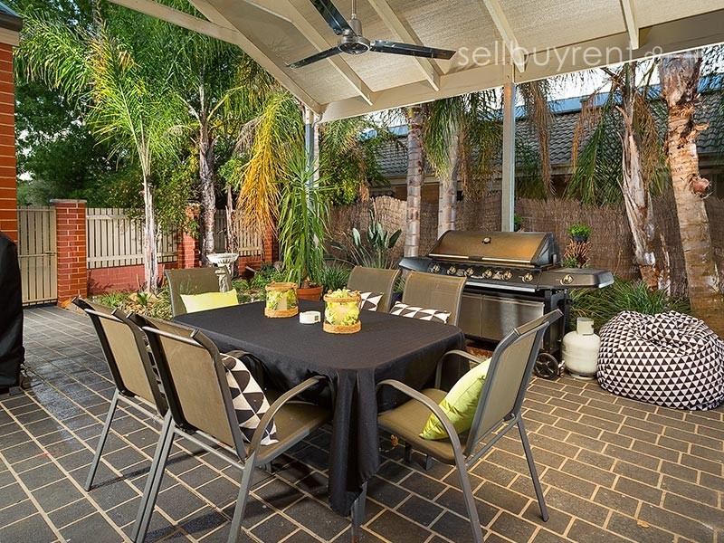 1 AVONDALE DRIVE, Wodonga VIC 3690