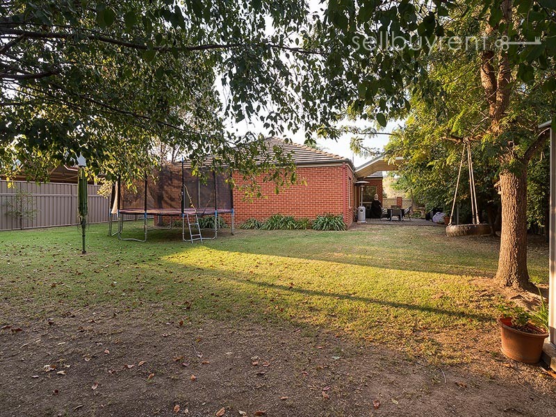 1 AVONDALE DRIVE, Wodonga VIC 3690