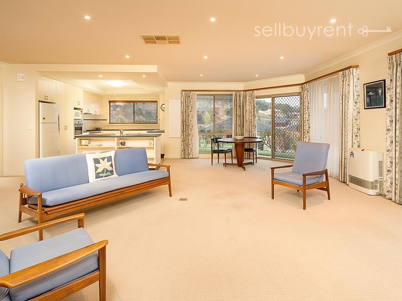 24 WHERNSIDE DRIVE, Wodonga VIC 3690