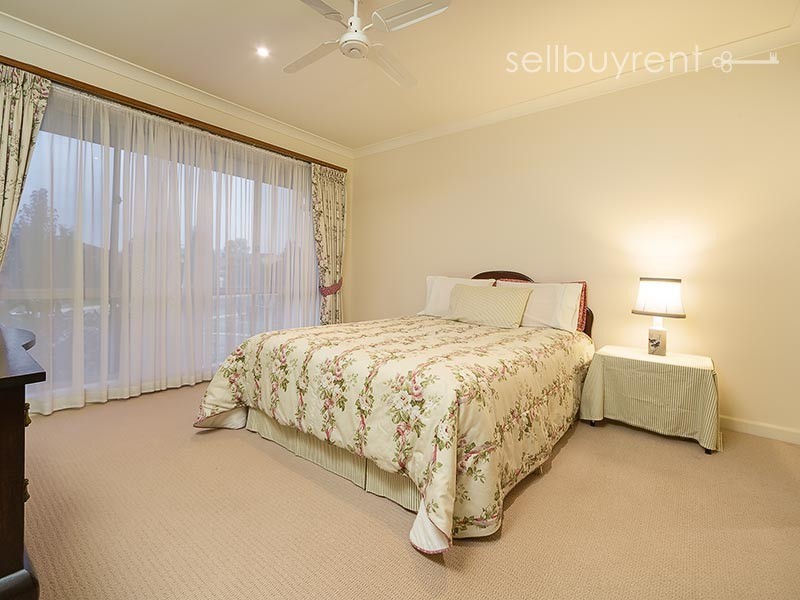 24 WHERNSIDE DRIVE, Wodonga VIC 3690