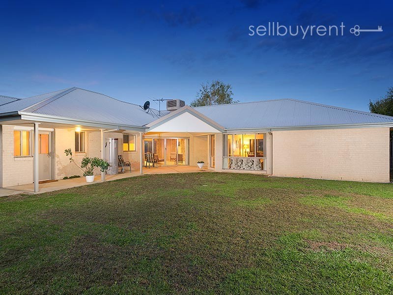 24 WHERNSIDE DRIVE, Wodonga VIC 3690