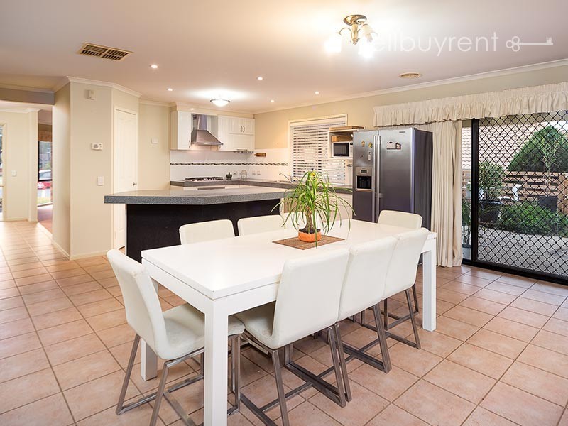 9 LORAGE STREET, Baranduda VIC 3691