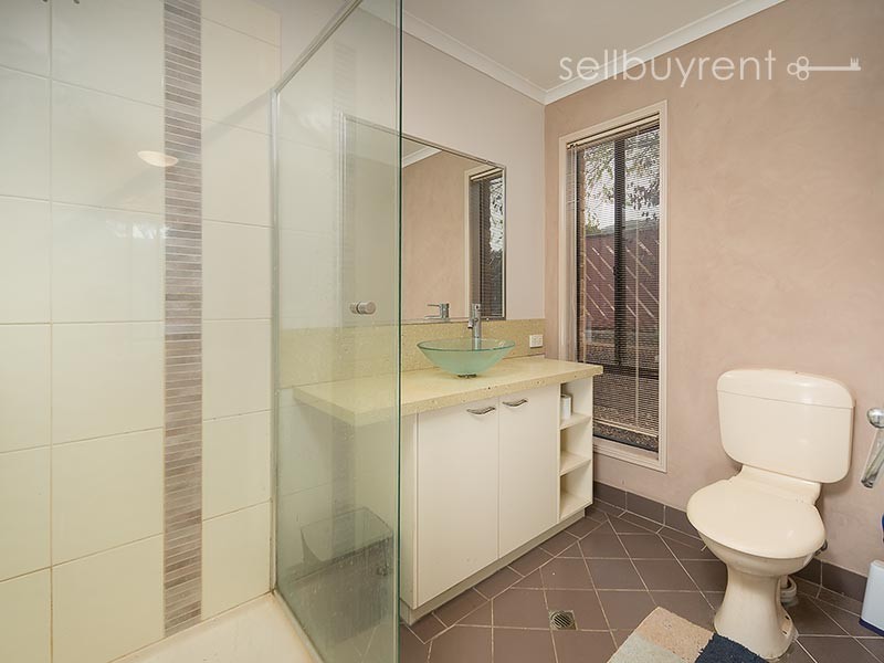 9 LORAGE STREET, Baranduda VIC 3691