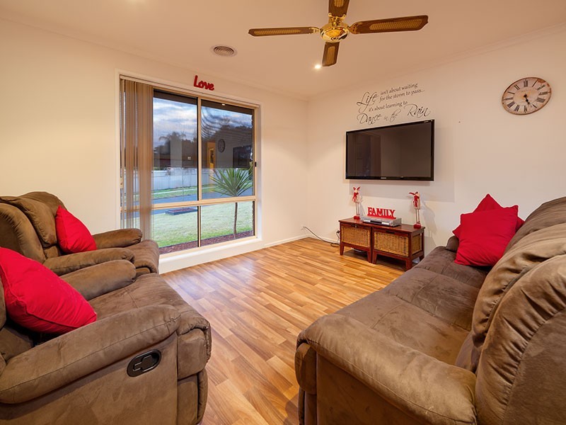 1 AZURE DRIVE, Wodonga VIC 3690