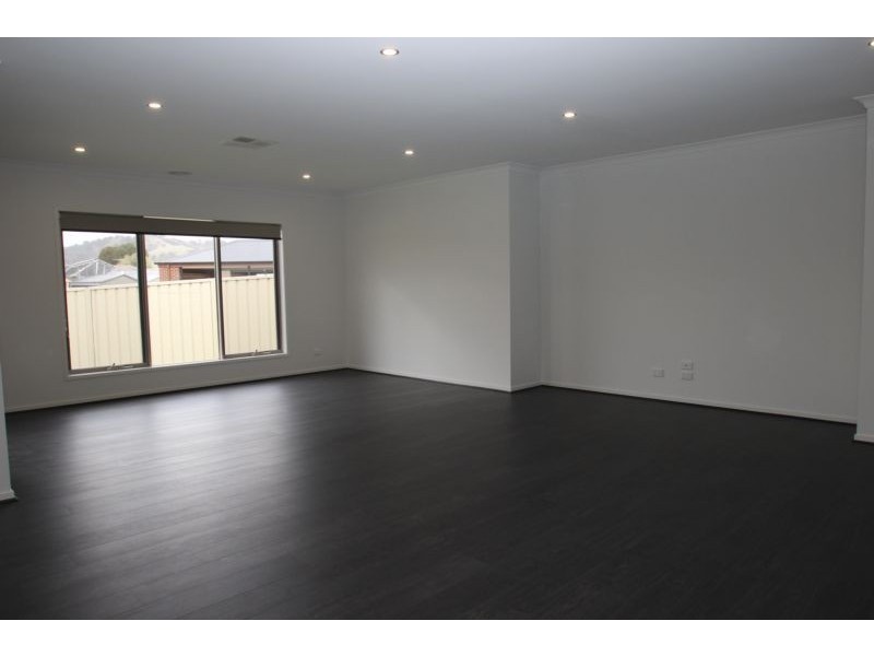 44 KELLIHER AVENUE, Wodonga VIC 3690