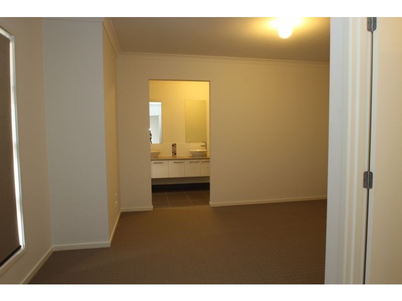 44 KELLIHER AVENUE, Wodonga VIC 3690