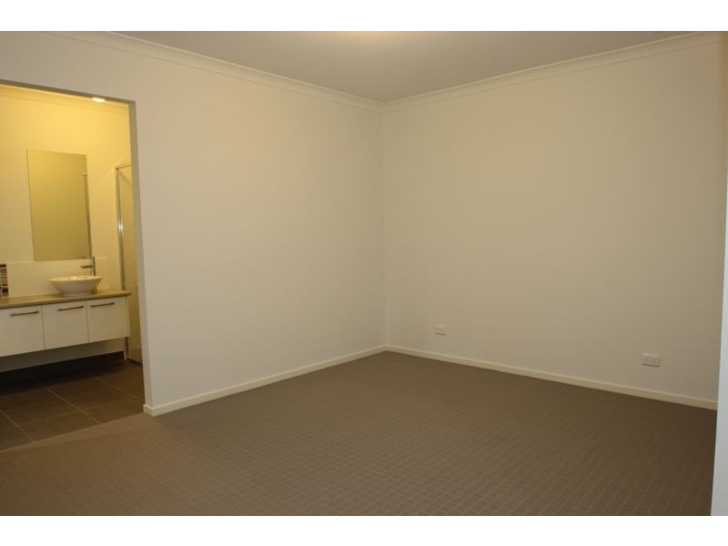 44 KELLIHER AVENUE, Wodonga VIC 3690