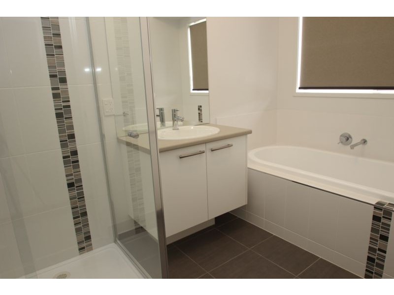 44 KELLIHER AVENUE, Wodonga VIC 3690