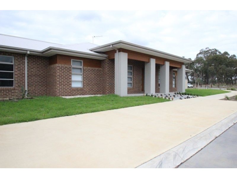 44 KELLIHER AVENUE, Wodonga VIC 3690