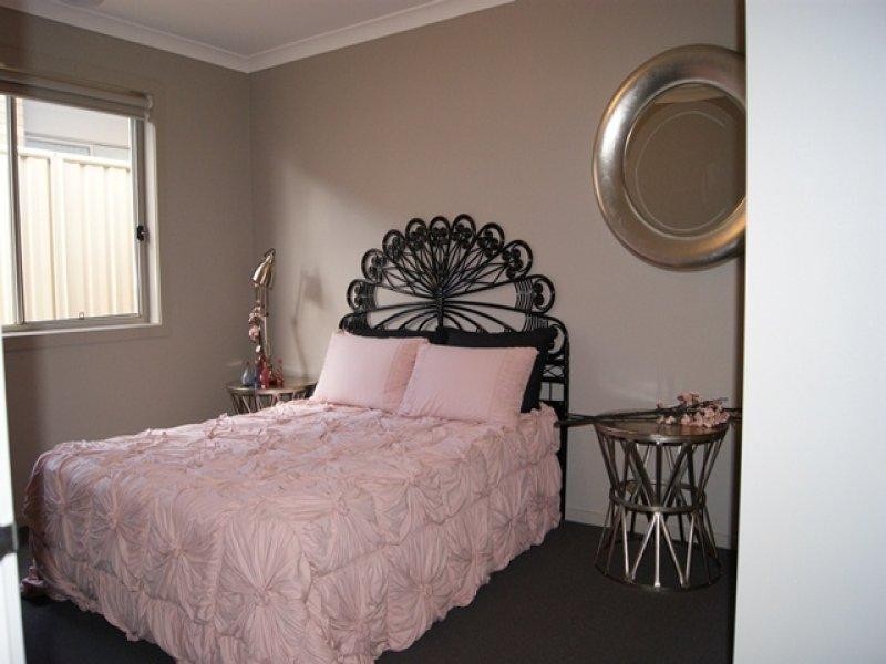 26 VICTORIA CROSS PARADE, Wodonga VIC 3690