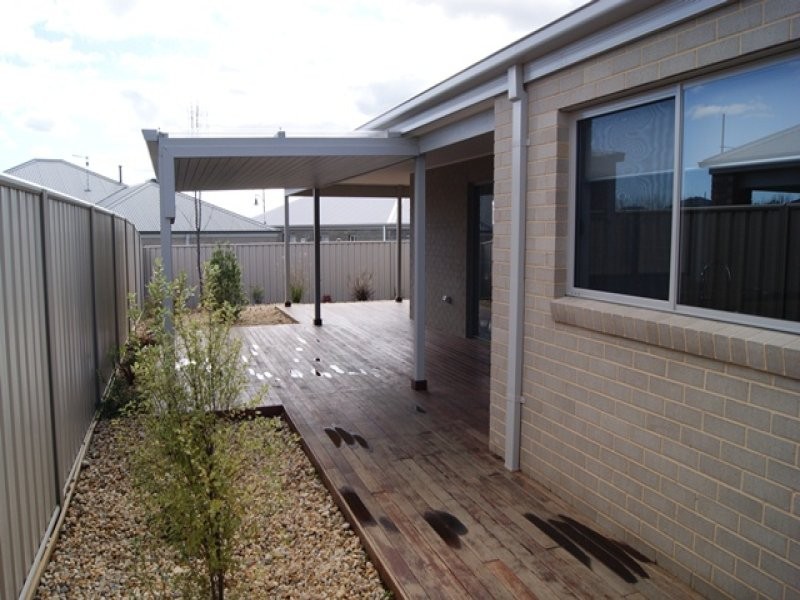 26 VICTORIA CROSS PARADE, Wodonga VIC 3690